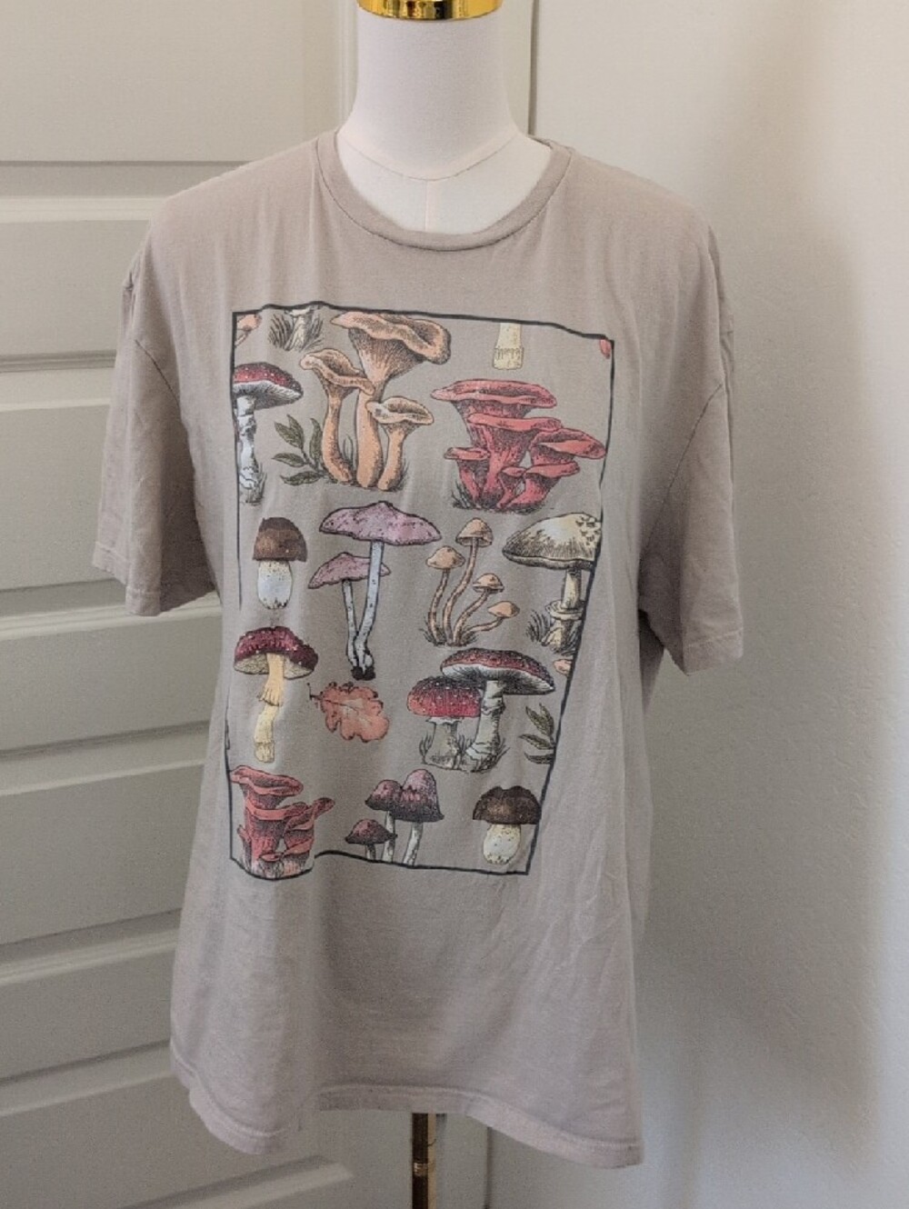 Mushroom Print Graphic Tee Beige Cotton Size XL